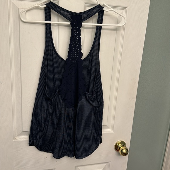 Navy workout tank - Picture 3 of 4